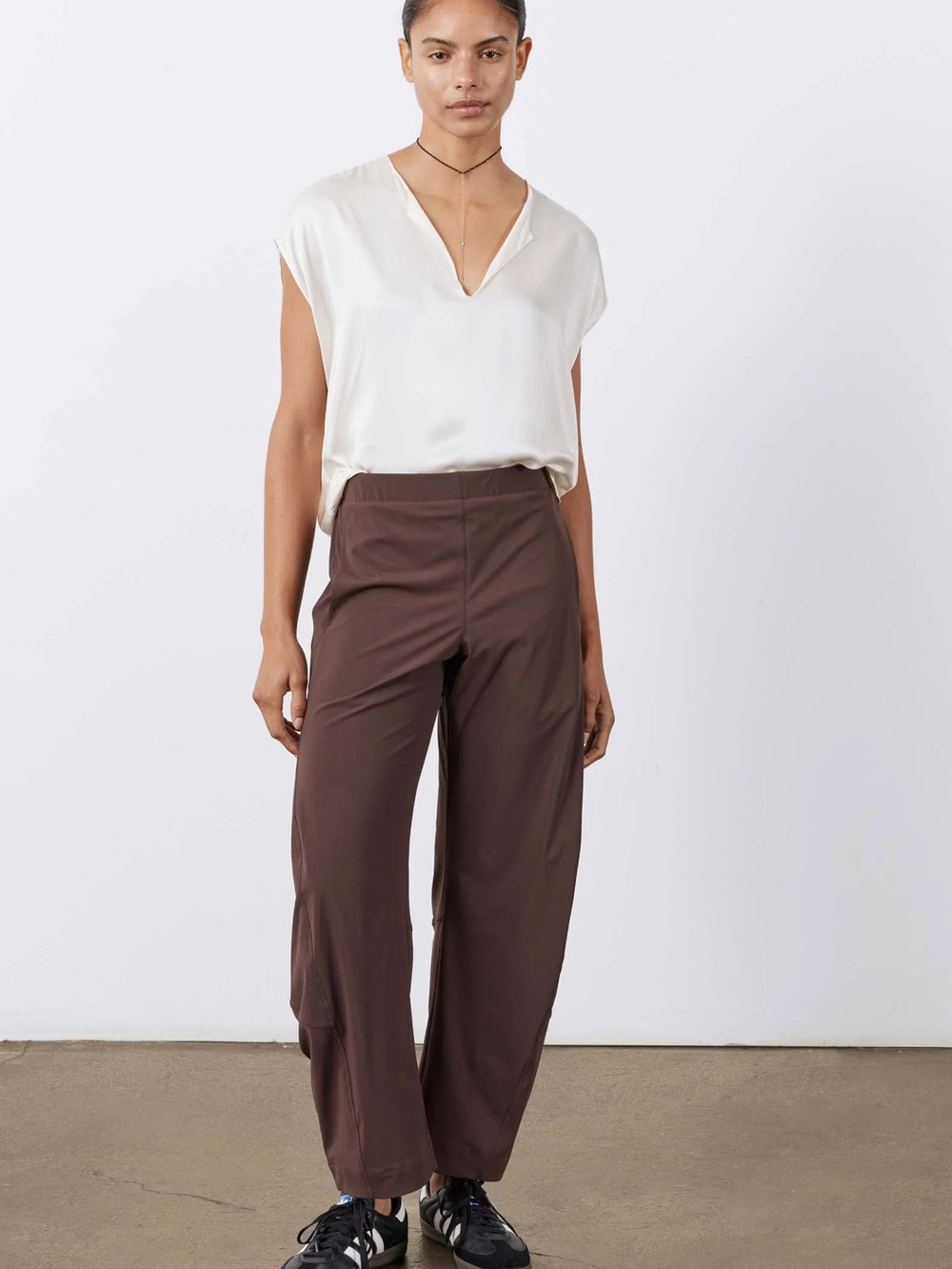 RUTI “ON THE LOOSE” WORK PANTS - SIZE 4 - COLOR: COFFEE // Worn once! - Picture 3 of 12